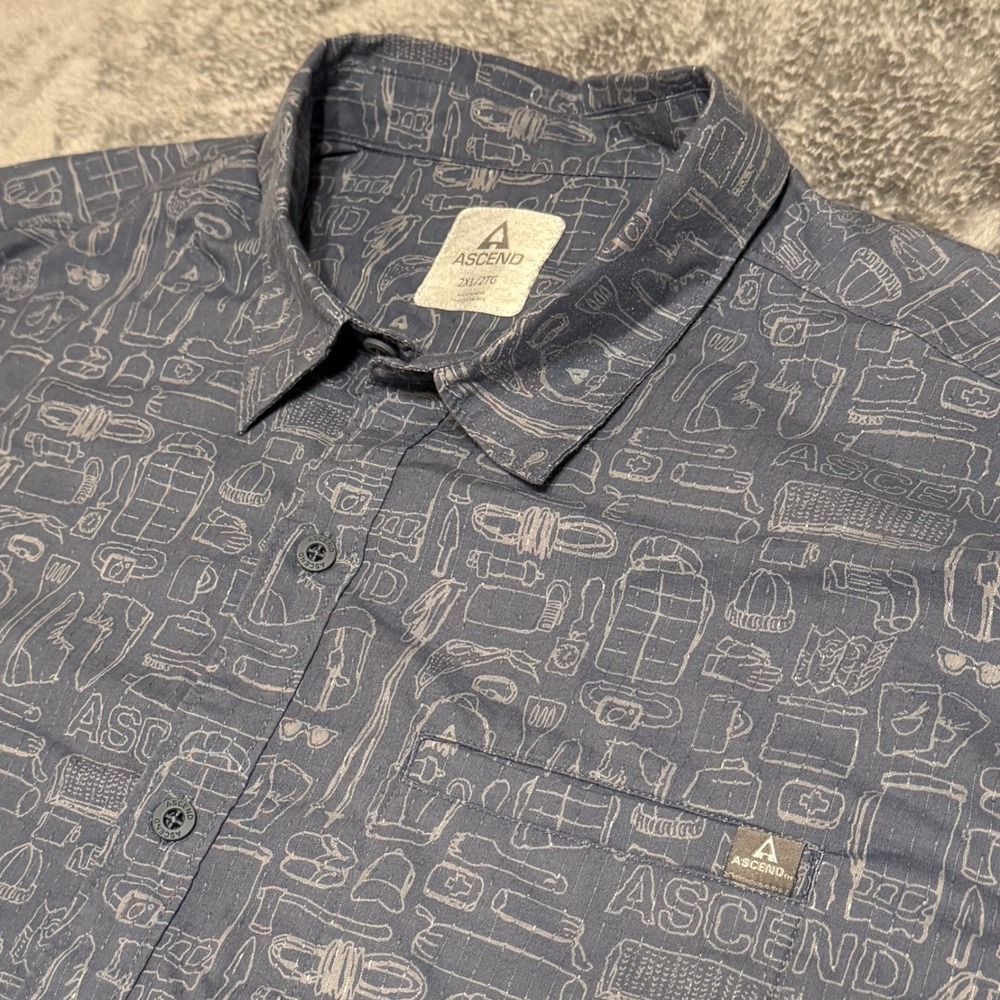 ASCEND Mens XXL Blue Outdoor Adventure Camping Print Short‎ Sleeve Button Up 2XL